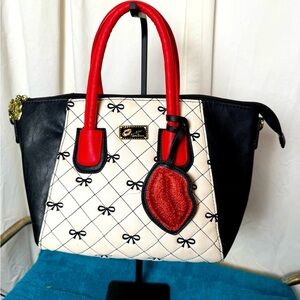 Betsey Johnson Luv Betsey Mini Black White Quilted‎ Crossbody Bows Bag *Flaw*